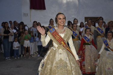 Galería gráfica de La Fallera Mayor de Valencia 2024 cierra su reinado inaugurando una plaza con su nombre en Pinet