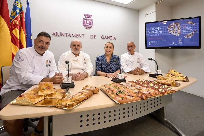 Coques de Sant Joan a Gandia. / EPDA