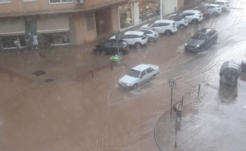 Lluvia acumulada durante la mañana de este sábado en Sagunt. /EPDA