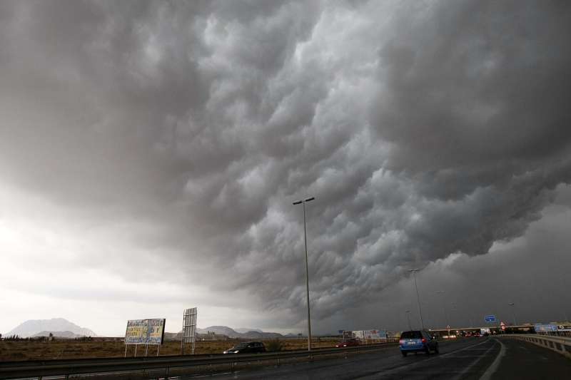 Imagen de archivo de un cielo nuboso. EFE/Manuel Lorenzo
