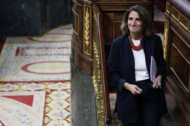 La vicepresidenta tercera del Gobierno, Teresa Ribera, tras comparecer este miércoles en el Congreso para ofrecer sus explicaciones sobre su gestión de la dana mientras sigue en el aire su nombramiento como vicepresidenta de la Comisión Europea por el veto del PP. EFE/ Mariscal