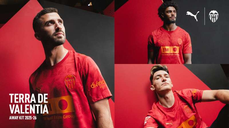 Nueva equipacin del Valencia. /EPDA