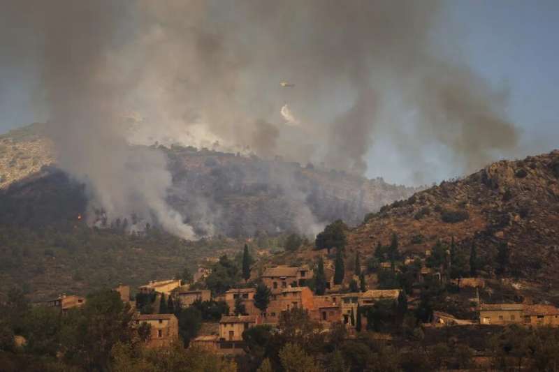 Imagen de archivo de la pedanía de Arteas de Arriba afectada por el incendio de Bejís del pasado mes de agosto. EFE/ Biel Aliño
